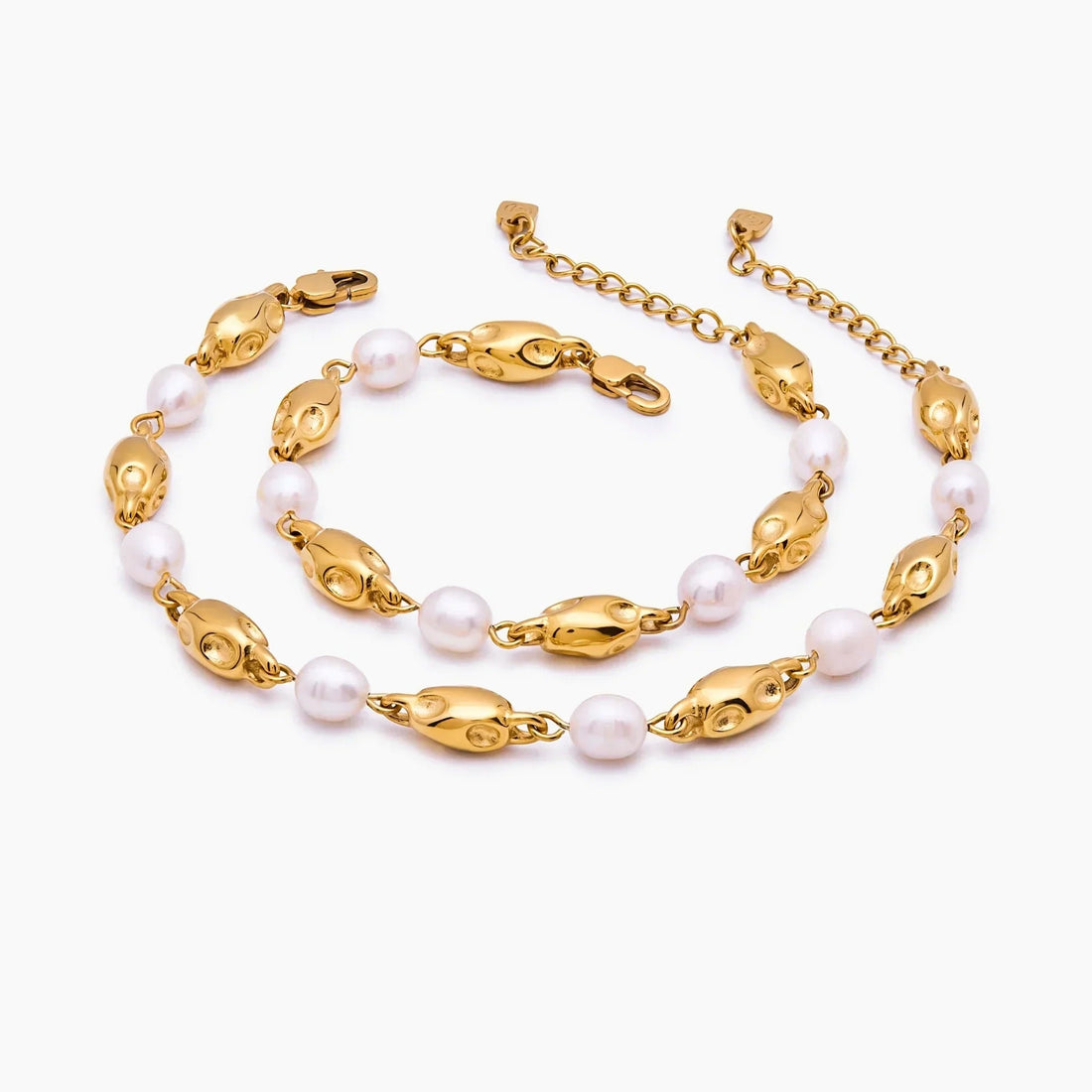 Freshwater Pearl Bracelet with Gold Details